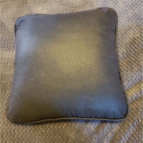 * Decorator pillow, cat with yarn - Picture 2 of 2